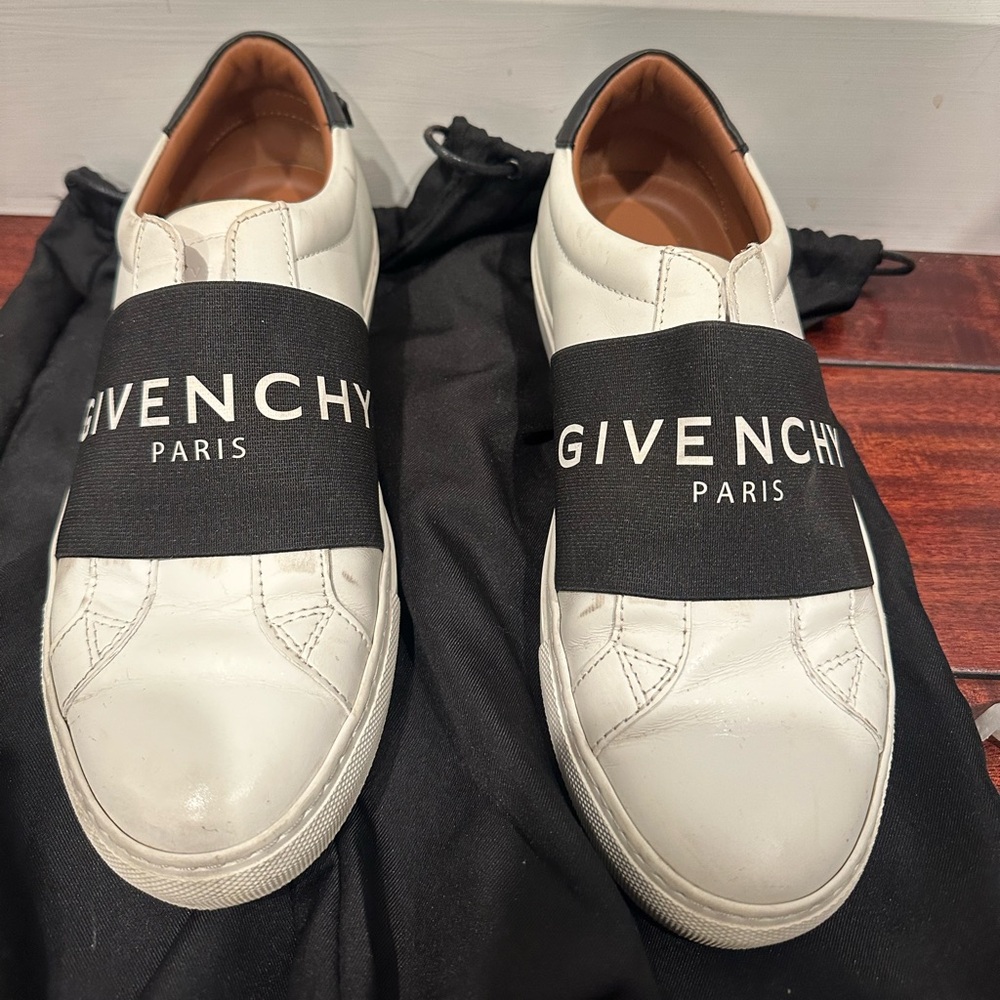 Givenchy Sneakers
